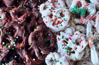 CHRISTMAS PRETZELS – The Southern Woman Cooks