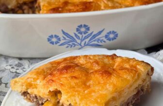 Inconceivable Chili Pie (Straightforward Bisquick Recipe from the Seventies)